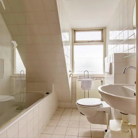 Spacious In On A Dutch Coast *